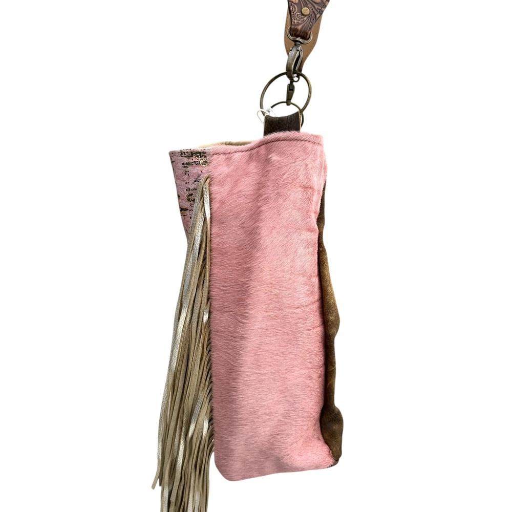 ๐ Keep it Gypsy Shoulder Bag Gold Pink Fringe - Picture 8 of 16